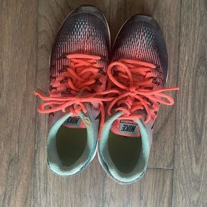 nike tennis shoes